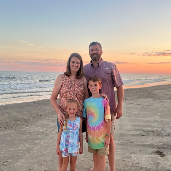 Meet your Posher, Stacy - Picture 2 of 2